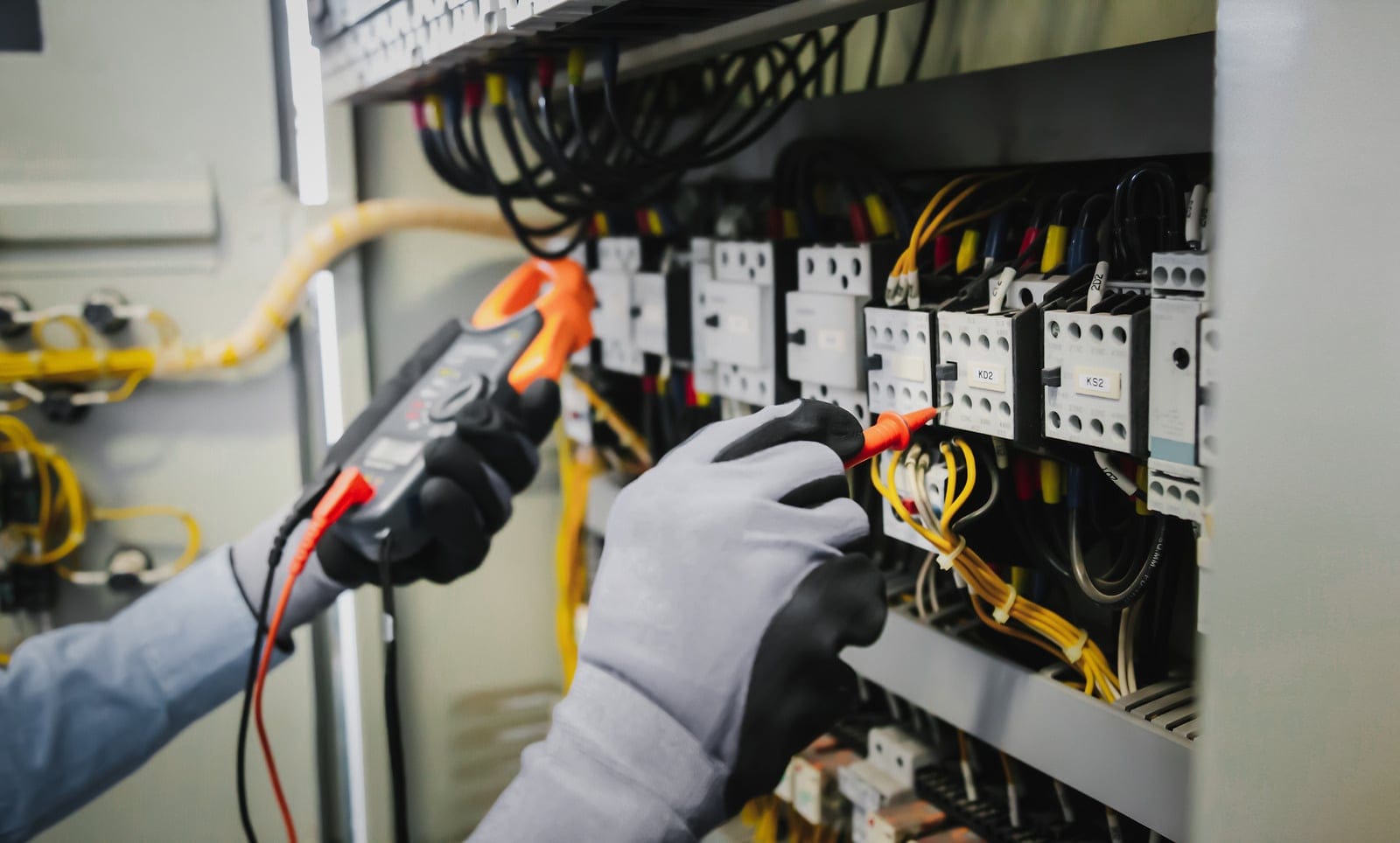 Don’t Let Electrical Problems Shut Your Business Down A No Nonsense Guide to Commercial Electrical Services in Ottawa