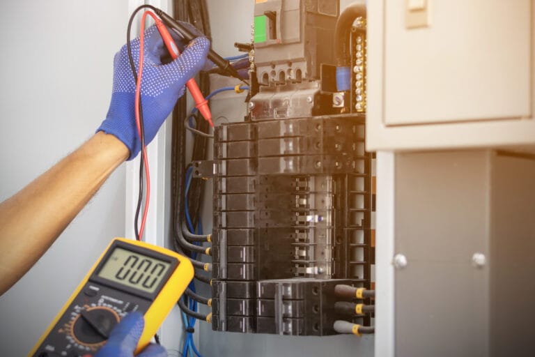 How to Choose the Right Electrician in Ottawa